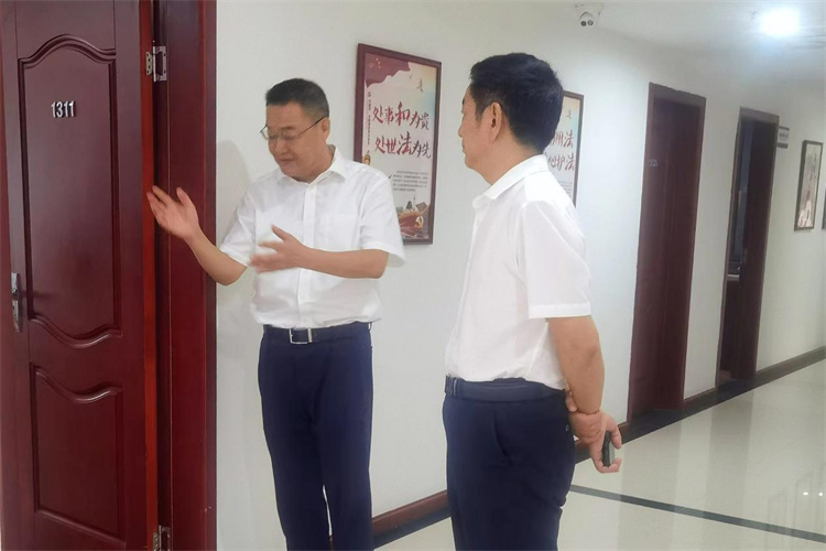 省供銷社黨組成員、機關黨委書記李先明帶隊檢查指導棉麻集團安全生產工作