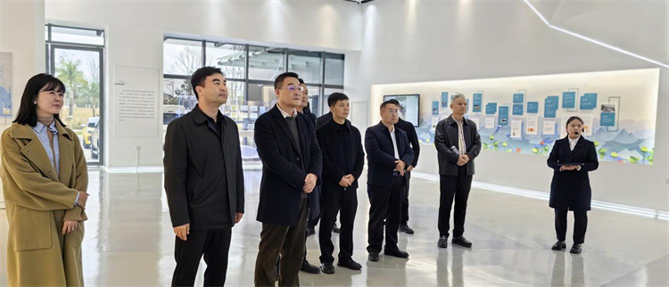 集團公司應邀赴文山三七產業(yè)園考察交流